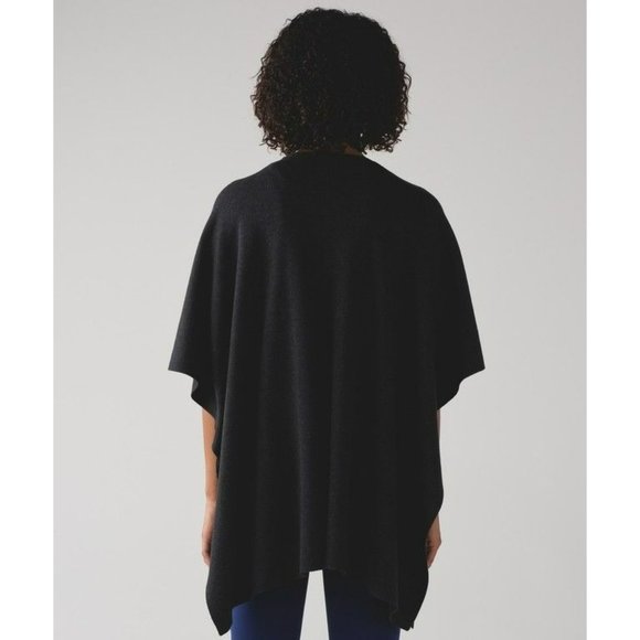 Lululemon Charcoal Grey After Asana Wrap - Picture 13 of 14